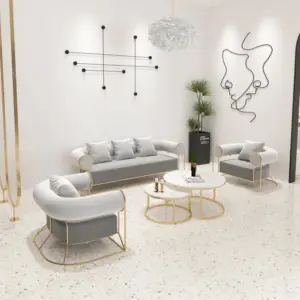 طقم كنب مودرن مع طاولة قهوة