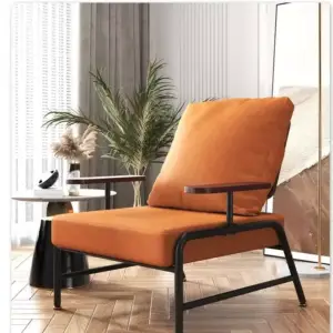 كرسي بذراعين مودرن من معدن