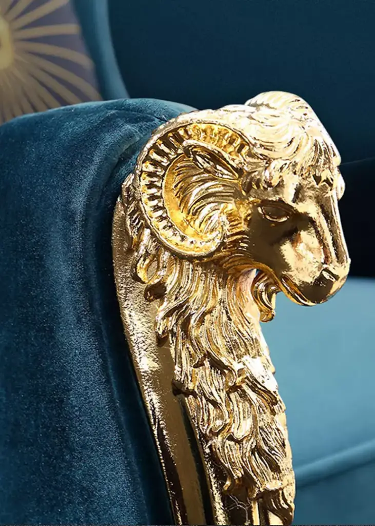 كرسي مفرد بتصميم ملكي