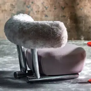 كرسي مفرد حديث من تصميم فليتشر