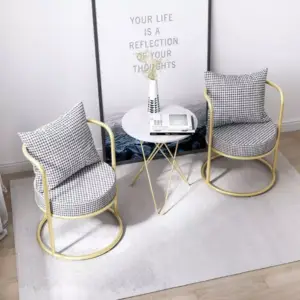 كرسي مفرد بتصميم معدني دائري