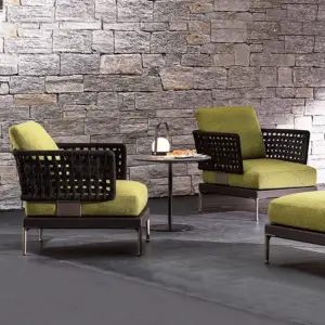 | كنب مودرن بتصميم عصري – تنجيد فاخر بلمسة ناعمة – قاعدة خشبية متينة – ألوان متعددة