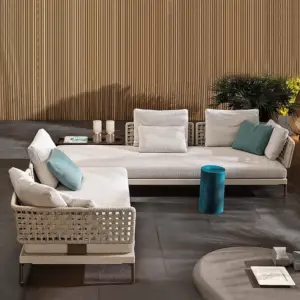 | كنب مودرن بتصميم عصري – تنجيد فاخر بلمسة ناعمة – قاعدة خشبية متينة – ألوان متعددة