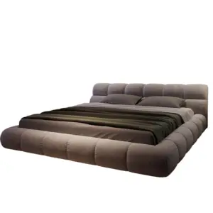 سرير منخفض الارتفاع – تصميم عملي مع كومدينة جانبية – هيكل خشبي أنيق – مثالي للغرف الصغيرة