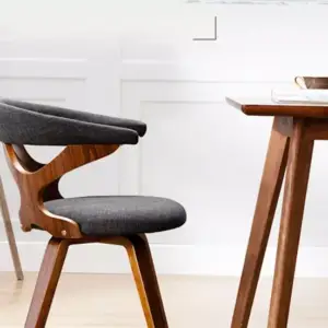 كرسي طعام بتصميم حديث