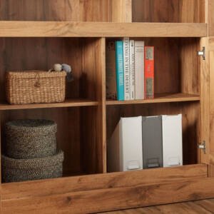 | خزانة جانبية من خشب هندسي بألوان رائعة