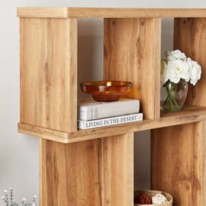 | خزانة عرض مميزة بتصميم مفرغ مودرن