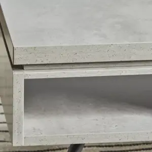 | طاولة قهوة بتصميم أوساكا