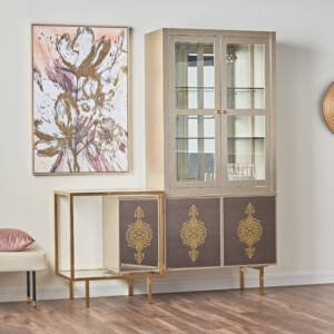 بوفية بتصميم فريد وأرجل قوية من الفولاذ