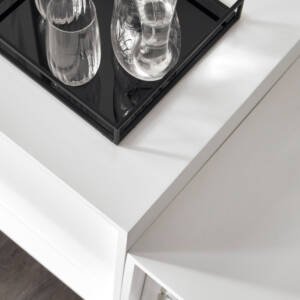 | بوفيه بتصميم أنيق وجودة عالية