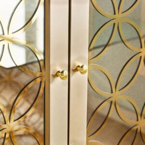 | بوفية بتصميم فاخر وقاعدة معدنة صلبة