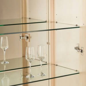 | بوفية بتصميم فاخر وقاعدة معدنة صلبة