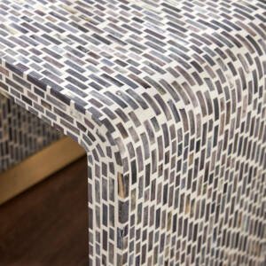 | طاولة جانبية بسطح عظم - واترفال