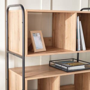 | رف خشبي معدني بتصميم هندسي