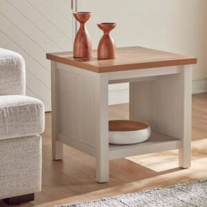 طاولة جانبية من أكارا