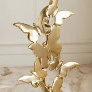 | طاولة جانبية بسطح زجاجي بتصميم بترفلاي