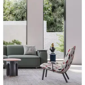 كرسي مفرد مع مسند يد