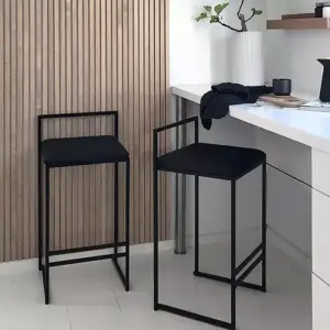 كرسي بار انيق بتصميم عصري