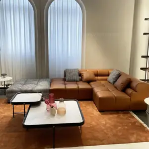 | كنب جلد منقسمة بتصميم اوروبي