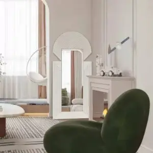 مرايا طويلة واقفة اسكندنافية