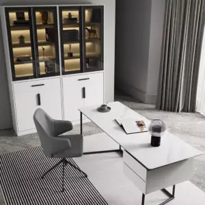 مكتب عصري مميز بتصميم فريد