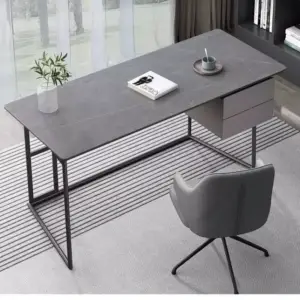 مكتب عصري مميز بتصميم فريد