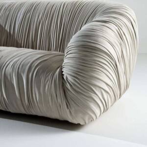 | كنبة بتصميم مميز انيق