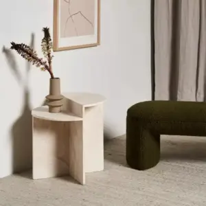 طاولة جانبية رخامية مميزة