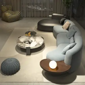 | كنب مميزة مع طاولة خدمة جانبية