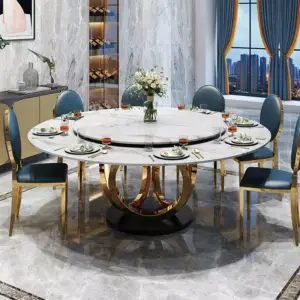 طاولة طعام فخمة بتصميم كراسي مختلف 