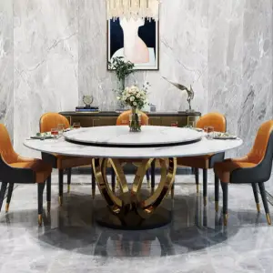 طاولة طعام فخمة بتصميم كراسي مختلف 