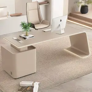 مكتب عصري مع اضاءة وكرسي فخم