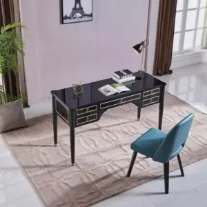 | مكتب فاخر بتصميم كلاسيكي فخم