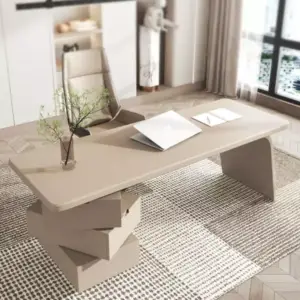 مكتب بتصميم متدرج حديث