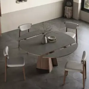 طاولة طعام بتصميم قابل للتمدد مع كراسي