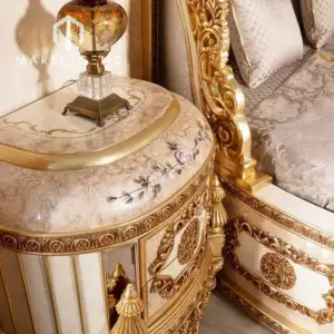 سرير نوم دائري ملكي بتصميم كلاسيكي – شامل 2 طاولة جانبية – تنجيد فاخر – قاعدة خشبية متينة