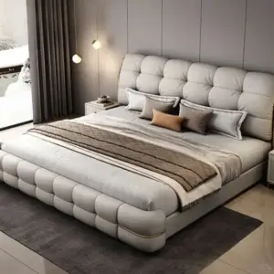 سرير نوم بتصميم انسيابي مودرن