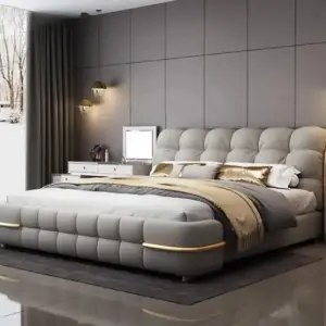 سرير نوم بتصميم انسيابي مودرن