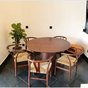 | طاولة طعام دائرية مودرن متعددة المقاس