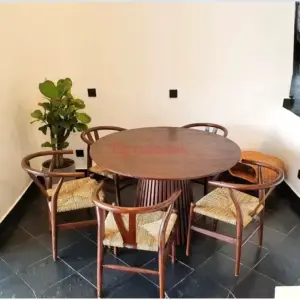 طاولة طعام دائرية مودرن متعددة المقاس 