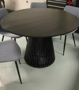 طاولة طعام دائرية مودرن متعددة المقاس 