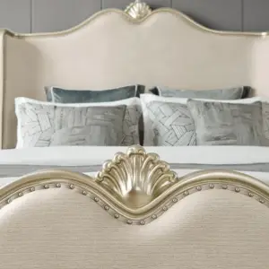 | غرفة نوم كلاسيكية فاخرة بأناقة لا تضاهى