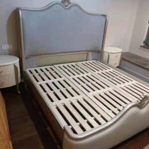 | غرفة نوم كلاسيكية فاخرة بأناقة لا تضاهى