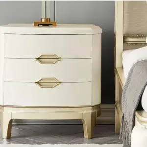 | غرفة نوم كلاسيكية فاخرة بأناقة لا تضاهى