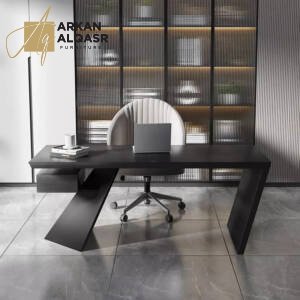 طاولة مكتب خشب بتصميم مميز