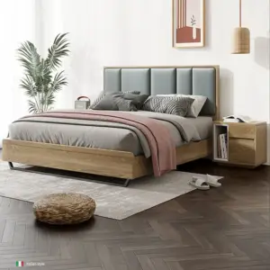 سرير مع طاولتين جانبيتين بتصميم ايطالى