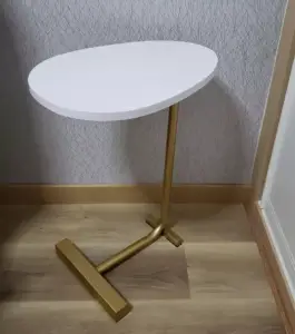 طاولة جانبية شيك بتصميم حديث