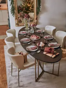 طاولة طعام دائرية تصميم ايطالى مميز
