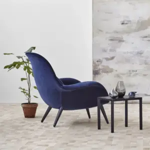 كرسي استرخاء بتصميم شيك مع مسند للقدم