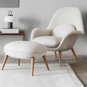 كرسي استرخاء بتصميم شيك مع مسند للقدم